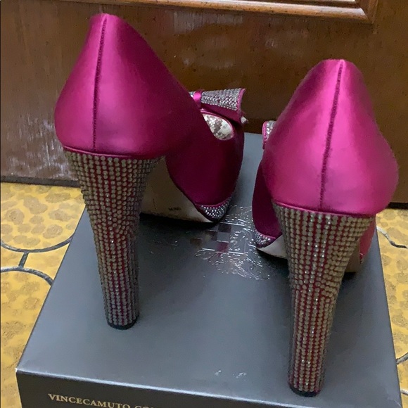 Shoes - Picture 2 of 3